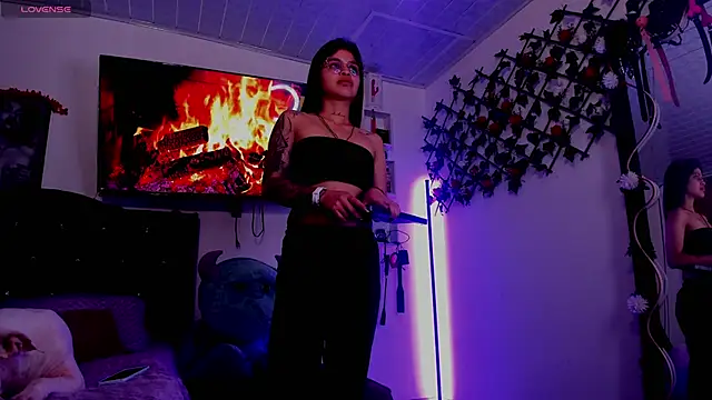 Alaia Asuka online show from 09/24/25, 12:40