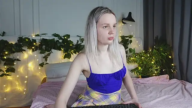 Beatrica Klein online show from 03/15/25, 03:48