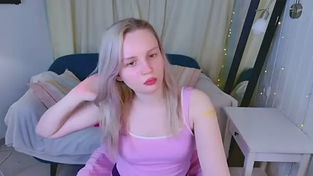 Beatrica Klein online show from 03/31/26, 03:58