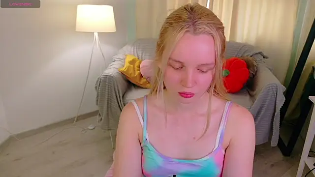 Snapshot of Beatrica_Klein chatting on 07/17/26, 02:25 Beatrica Klein online show from 07/17/26, 02:25