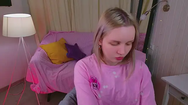 Beatrica Klein online show from 03/23/26, 03:23