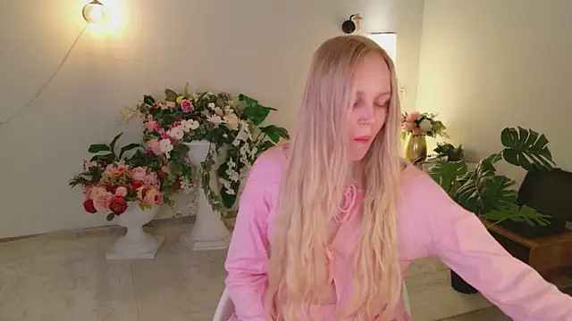 Beatrica Klein online show from 04/19/26, 02:07