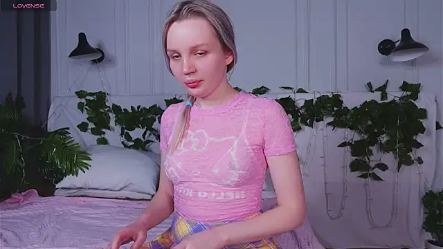 Beatrica Klein online show from 03/09/25, 01:48