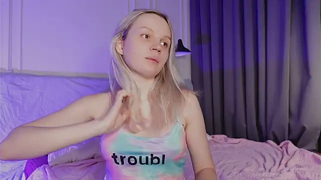Beatrica Klein online show from 02/19/25, 02:11