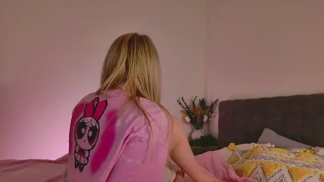 Beatrica Klein online show from 04/08/26, 03:35