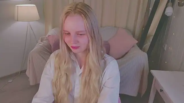 Beatrica Klein online show from 04/17/26, 02:53
