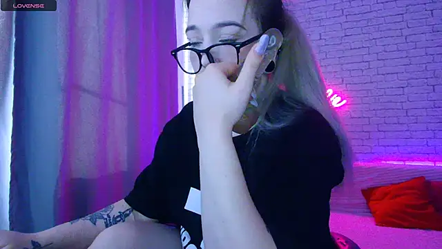 -Stacyy- online show from 10/25/25, 05:06