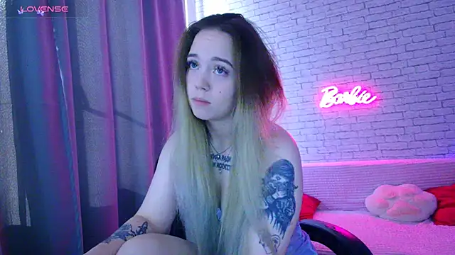 -Stacyy- online show from 10/18/25, 05:09
