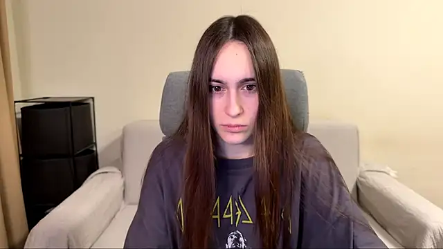 AliceKolltt online show from 04/08/26, 08:21