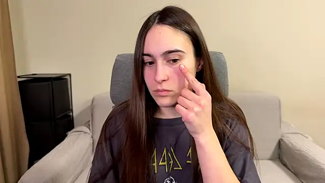 AliceKolltt online show from 04/07/26, 08:10