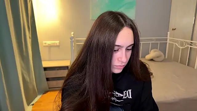 Snapshot of AliceKolltt chatting on 07/07/26, 02:31 AliceKolltt online show from 07/07/26, 02:31