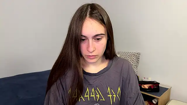 Snapshot of AliceKolltt chatting on 05/18/26, 07:29 AliceKolltt online show from 05/18/26, 07:29
