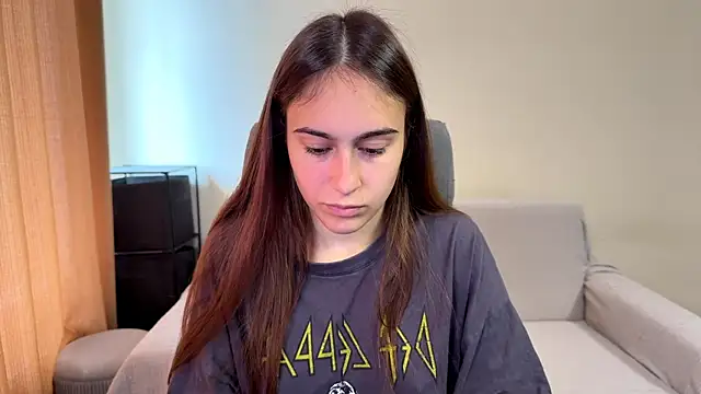 AliceKolltt online show from 10/03/25, 10:17