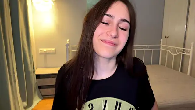 Snapshot of AliceKolltt chatting on 07/15/26, 10:06 AliceKolltt online show from 07/15/26, 10:06