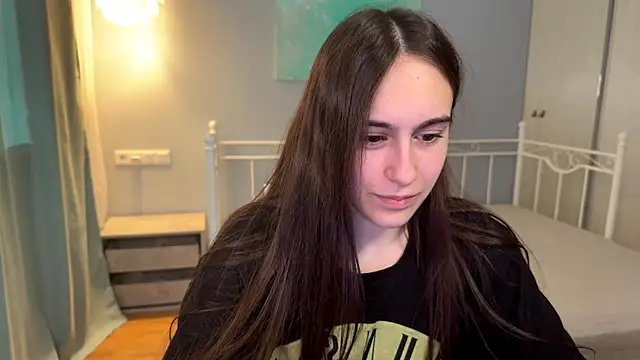 Snapshot of AliceKolltt chatting on 07/17/26, 02:25 AliceKolltt online show from 07/17/26, 02:25
