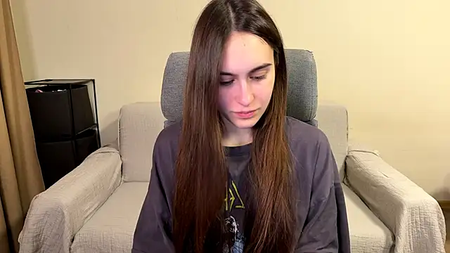 AliceKolltt online show from 04/06/26, 08:32