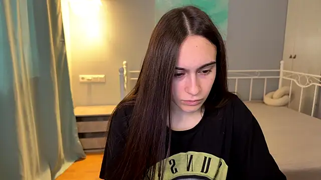 Snapshot of AliceKolltt chatting on 06/26/26, 01:28 AliceKolltt online show from 06/26/26, 01:28