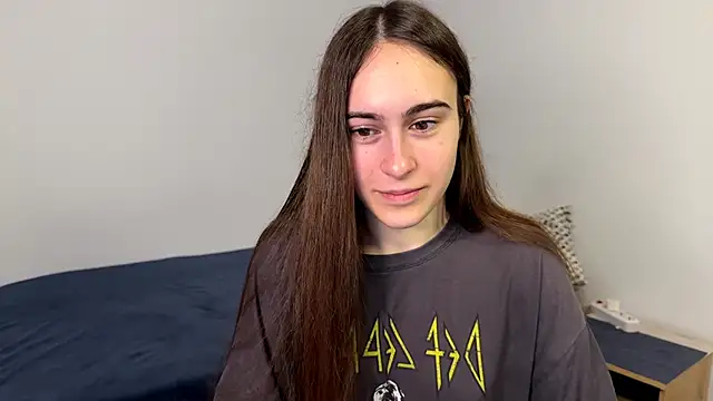 Snapshot of AliceKolltt chatting on 05/03/26, 12:05 AliceKolltt online show from 05/03/26, 12:05