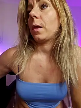 angela 88 online show from 11/28/25, 01:44