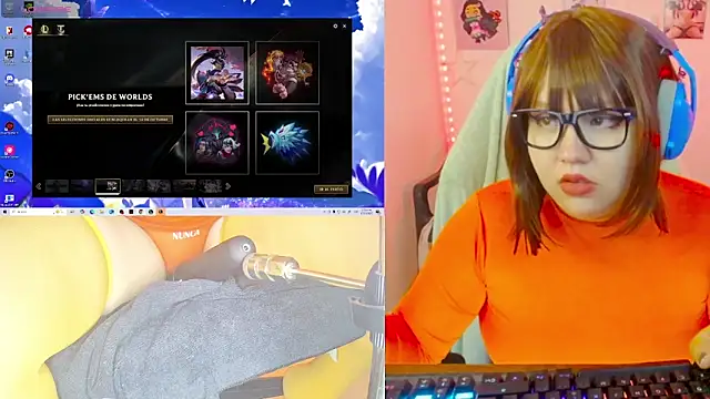 Snapshot of crystal7u7 chatting on 10/17/25, 08:21 crystal7u7 online show from 10/17/25, 08:21