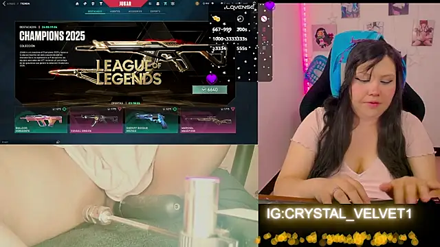Snapshot of crystal7u7 chatting on 09/15/25, 08:42 crystal7u7 online show from 09/15/25, 08:42