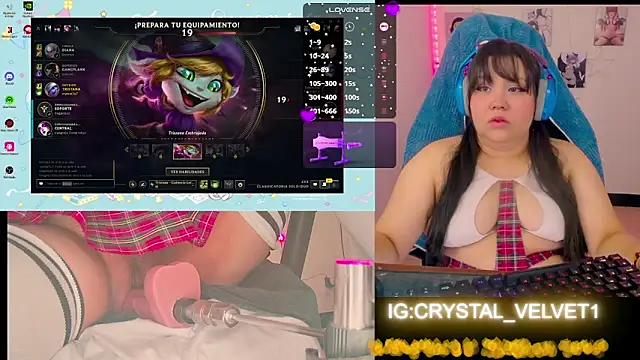 Snapshot of crystal7u7 chatting on 09/11/25, 10:37 crystal7u7 online show from 09/11/25, 10:37