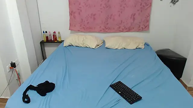 Selena sweett online show from 09/23/25, 10:28