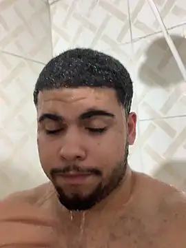 Snapshot of Casal_Safado_ chatting on 09/20/25, 05:01 Casal Safado  online show from 09/20/25, 05:01