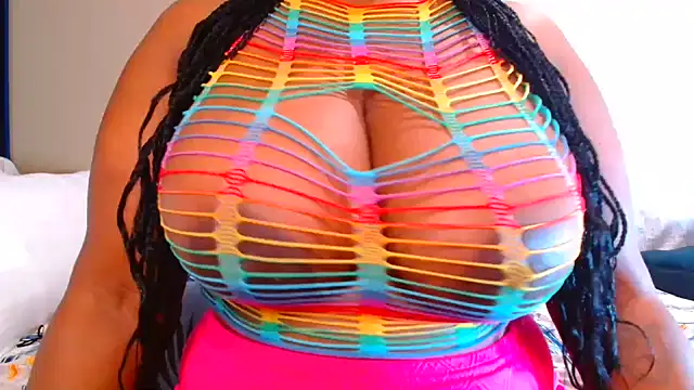 Snapshot of BERNINIBLUSHX89 chatting on 10/27/25, 04:57 BERNINIBLUSHX89 online show from 10/27/25, 04:57