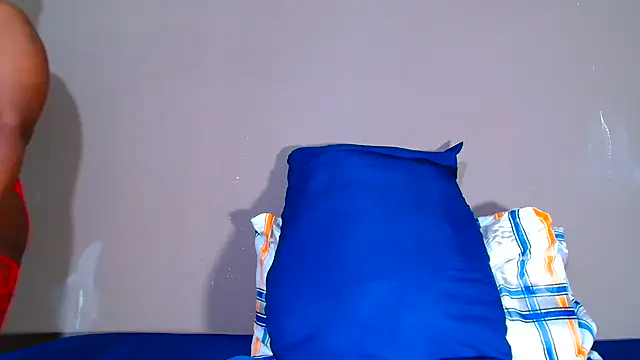 BERNINIBLUSHX89 online show from 04/12/26, 08:34