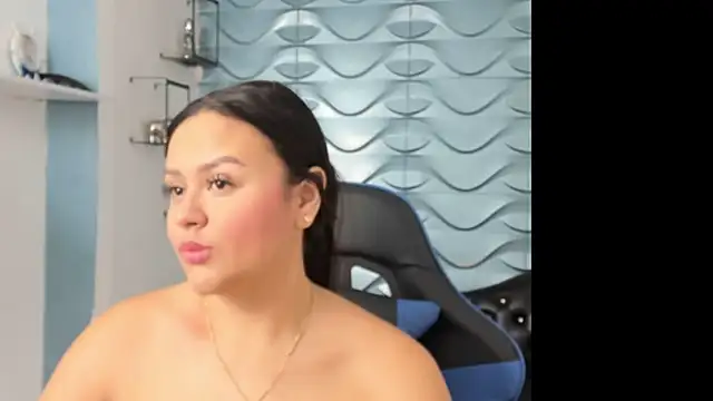 Snapshot of katia_bigboobs1 chatting on 01/21/25, 09:24 katia bigboobs1 online show from 01/21/25, 09:24