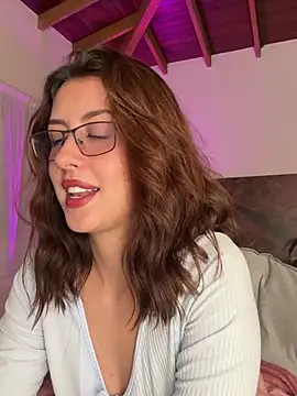 Snapshot of EmaSaenz chatting on 02/26/25, 11:41 EmaSaenz online show from 02/26/25, 11:41