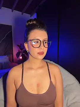 EmaSaenz online show from 10/22/25, 09:46