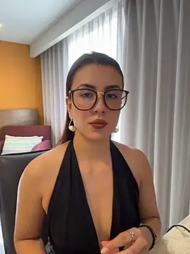 Snapshot of EmaSaenz chatting on 05/28/26, 09:43 EmaSaenz online show from 05/28/26, 09:43