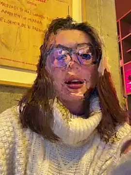 Snapshot of EmaSaenz chatting on 02/18/25, 10:25 EmaSaenz online show from 02/18/25, 10:25