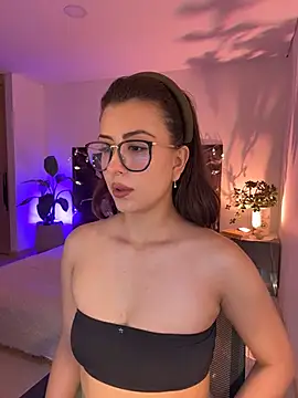 EmaSaenz online show from 02/17/26, 10:51