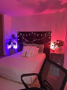 EmaSaenz online show from 02/12/26, 10:53