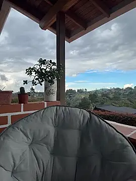 EmaSaenz online show from 10/30/25, 08:50