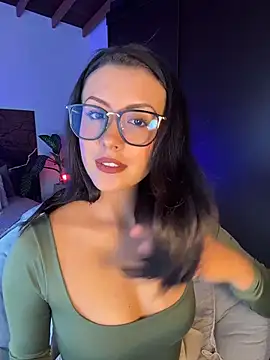 Snapshot of EmaSaenz chatting on 09/27/25, 08:48 EmaSaenz online show from 09/27/25, 08:48