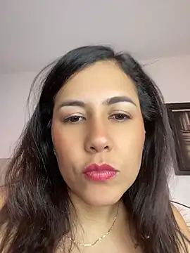 Snapshot of manuela_star chatting on 05/21/26, 01:41 manuela star online show from 05/21/26, 01:41