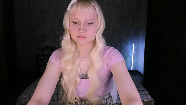 MariaMango online show from 11/10/25, 01:43