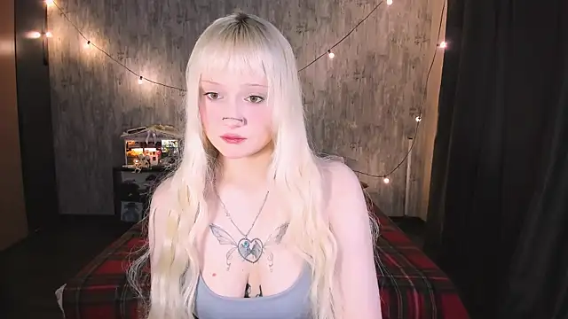 MariaMango online show from 11/26/25, 12:10