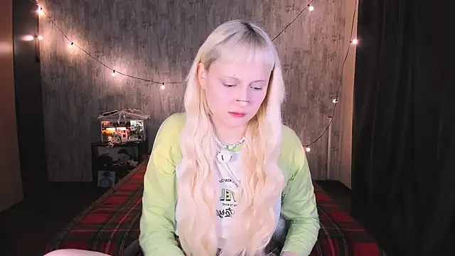 MariaMango online show from 11/25/25, 12:22