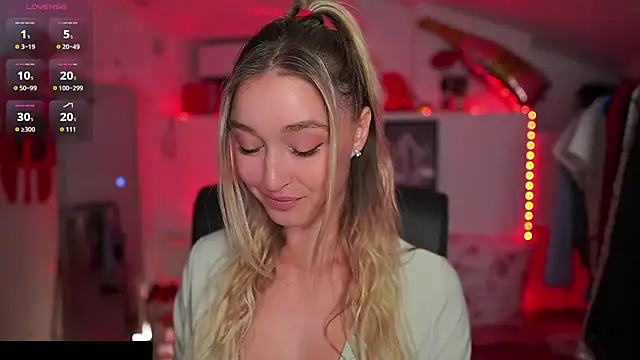 Alexis   Texas online show from 10/01/25, 06:45