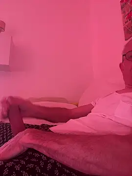 Snapshot of Frank22xx chatting on 06/28/26, 07:25 Frank22xx online show from 06/28/26, 07:25