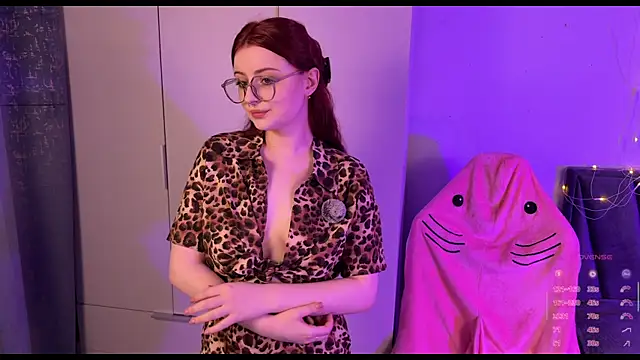 RozieRose online show from 09/10/25, 03:38