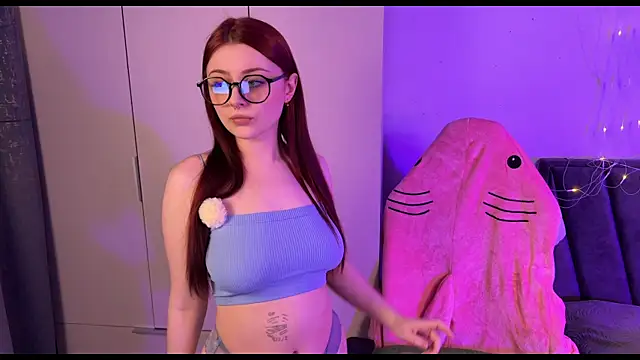 RozieRose online show from 10/01/25, 04:50