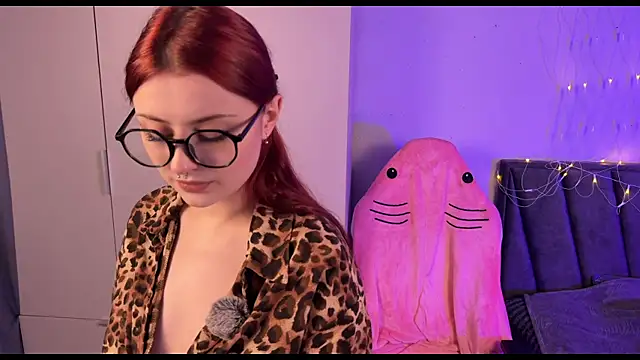 RozieRose online show from 10/08/25, 04:47