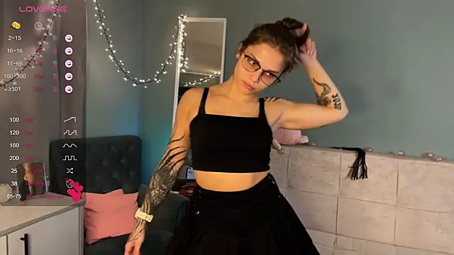 HumbleJess online show from 04/29/26, 04:11