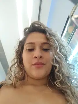 Sara smiiith211 online show from 03/09/25, 11:35